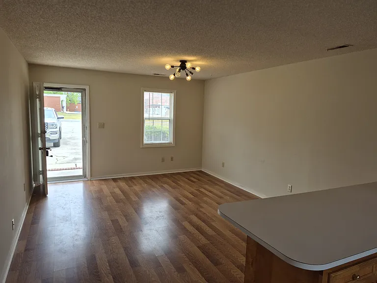 101 N Mill St — Photo 3