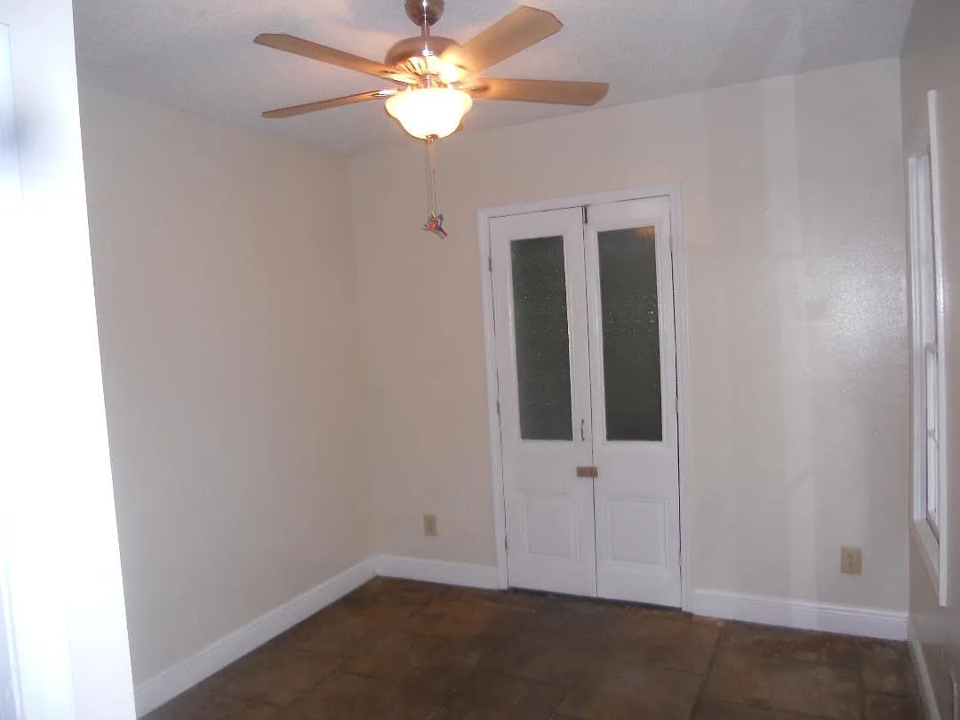 1 bed, $1,000 — Photo 2