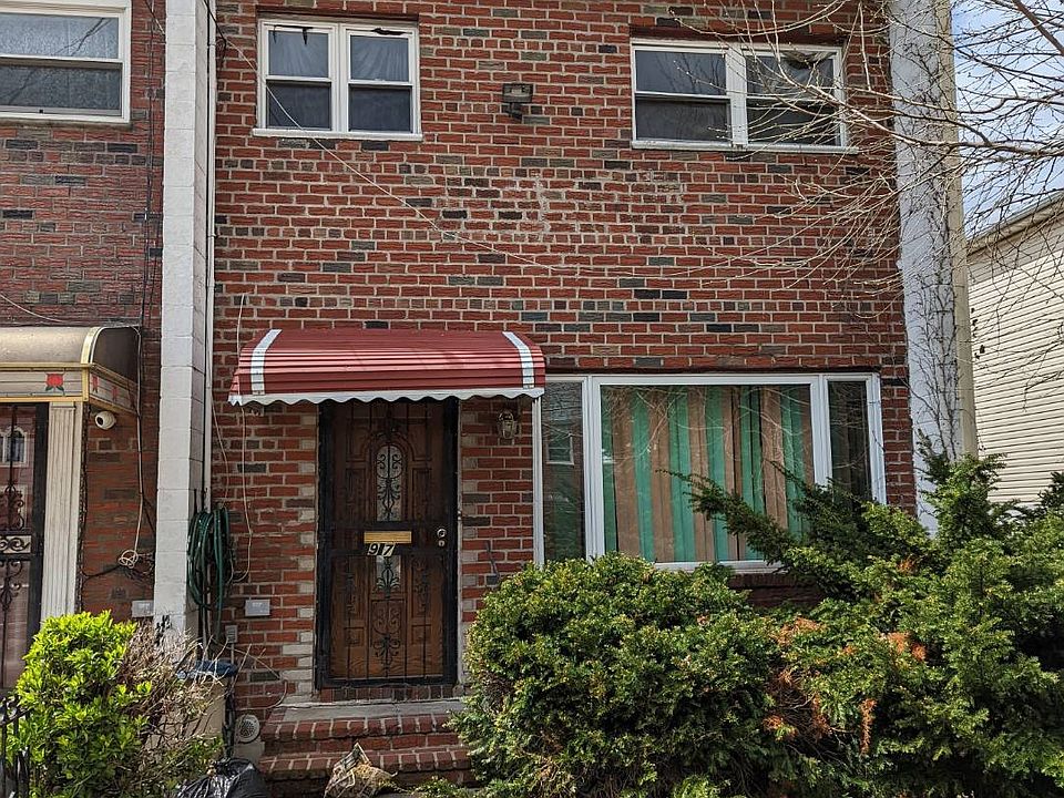 2nd image of 972 Cleveland St