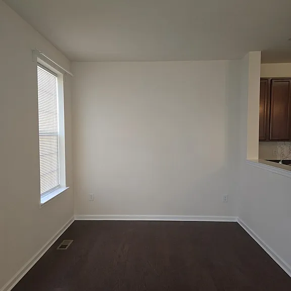 303 Ellis Ct — Photo 7