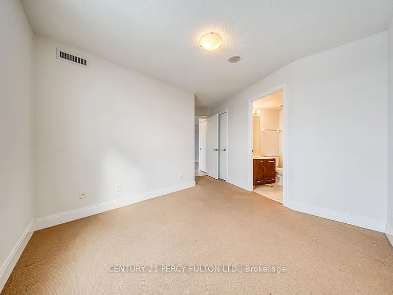 125 Village Green Sq #3105 — Photo 16