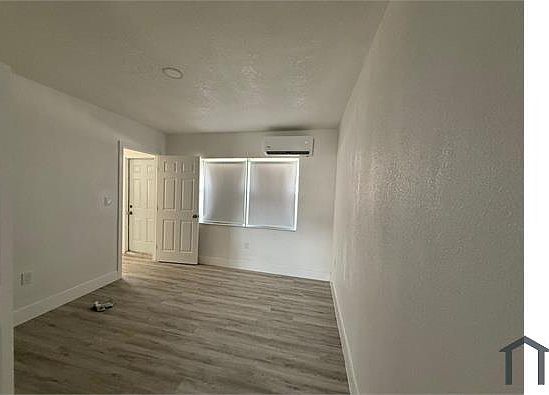 4th image of 157 W 16th St #2