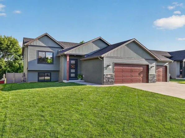 419 Skogen Dr, Kenyon, MN 55946