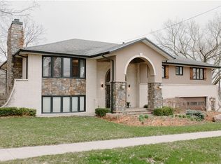 1020 Knob Hill Dr, Des Moines, IA 50317