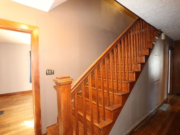 5th image of 402 Spencer Ave