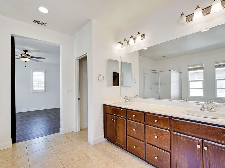 675 W Esplanade Dr — Photo 19