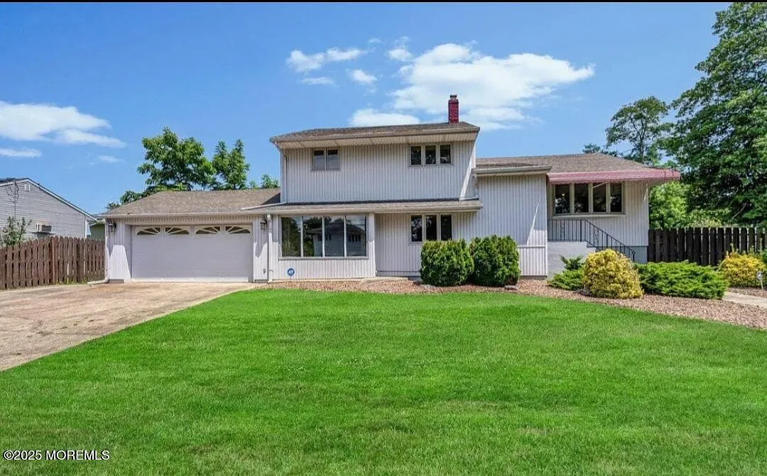 4 bed, 1876 sqft, $3,800 — Photo 2