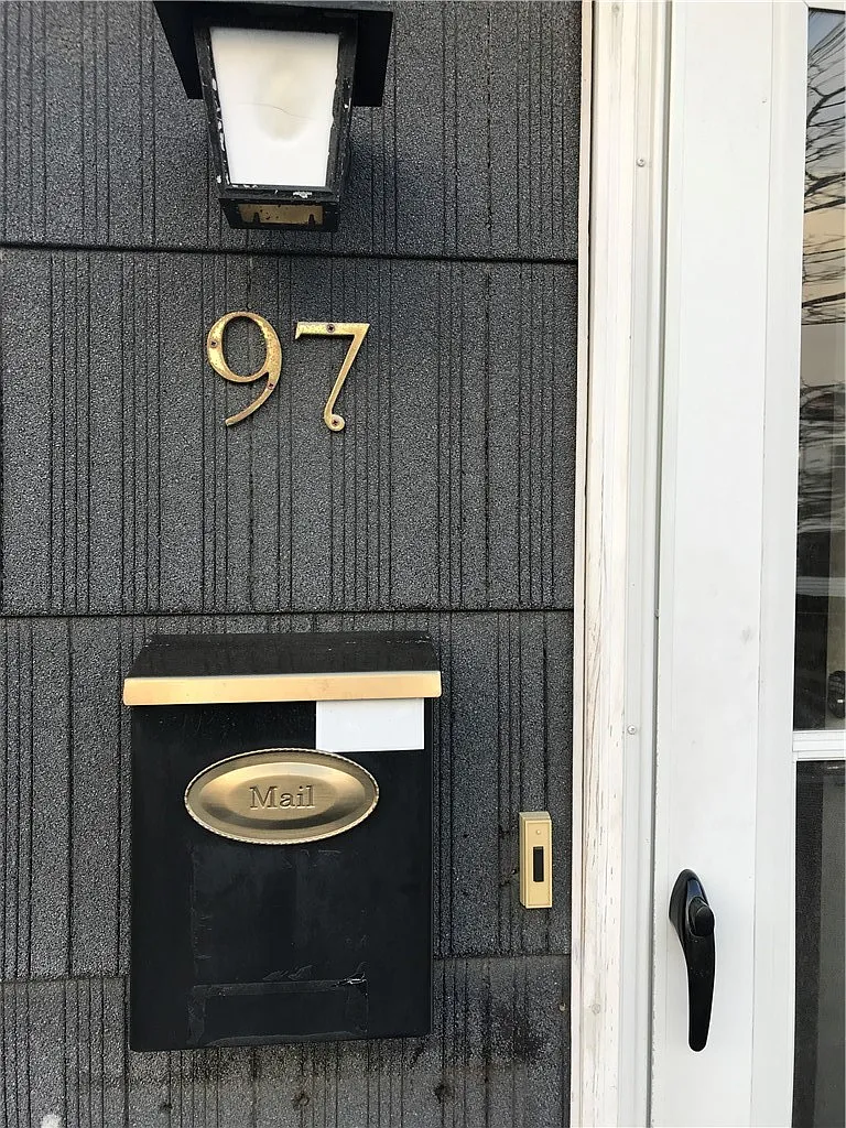 2 bed, 1.0 bath, 982 sqft, $1,495 — Photo 2