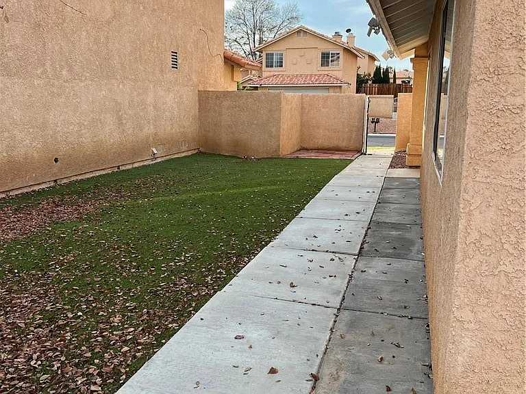 12357 Glenwood Ln — Photo 15