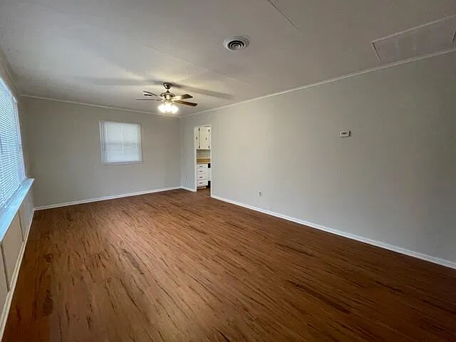 3 bed, 1.0 bath, 1000 sqft, $1,400 — Photo 2