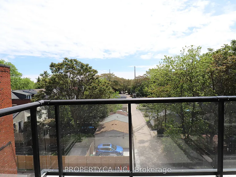 899 Queen St E #410 — Photo 8