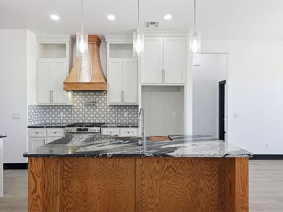 5th image of 2436 Canyon Cir