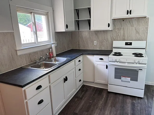 336 E North St #B — Photo 5