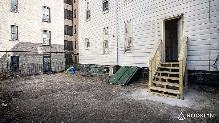 Rented by Nooklyn NYC LLC | media 18