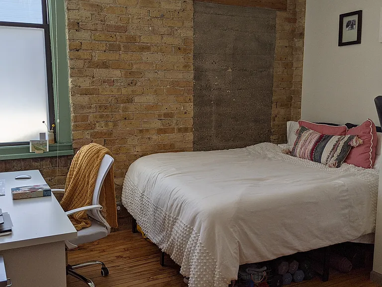 1846 W Henderson St #1846 — Photo 4