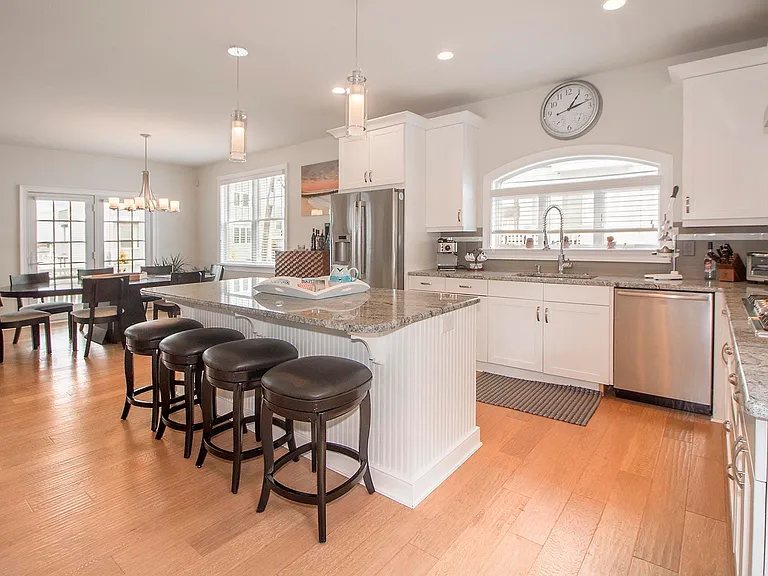 8510 Fulton Ave — Photo 10