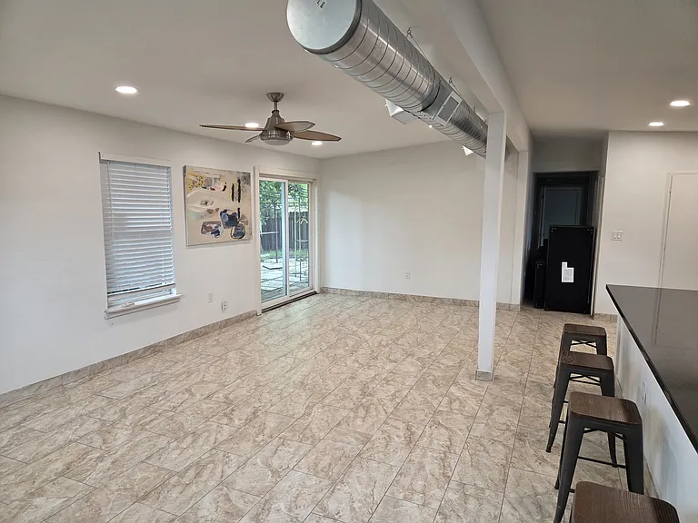 707 W Crestland Dr — Photo 17