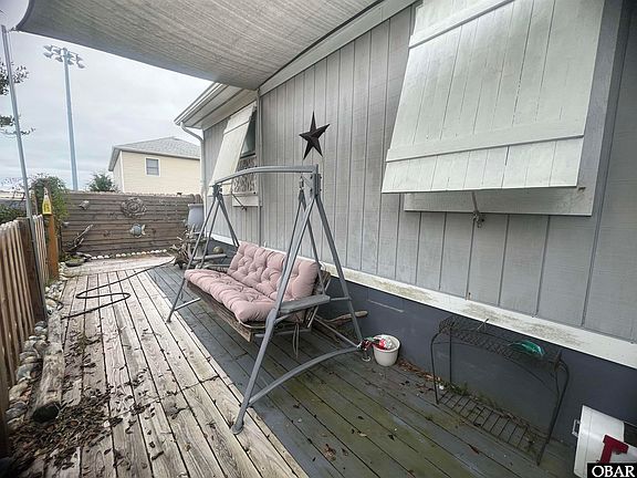 3rd image of 1637 Village Ln