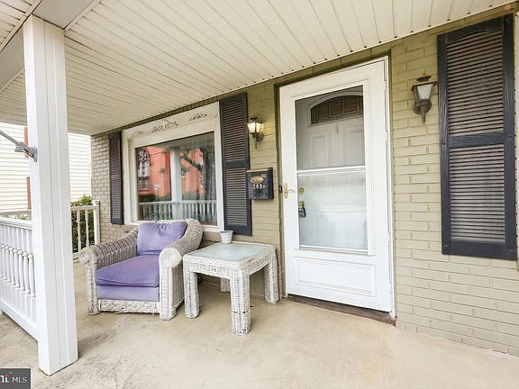 4th image of 209 N 3rd St