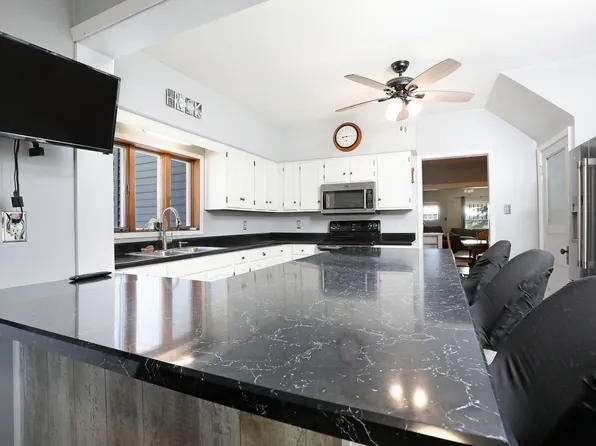 2309 1st Ave, Perry, IA 50220