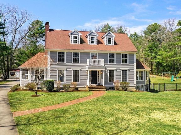 2nd image of 200 Cherry Ln