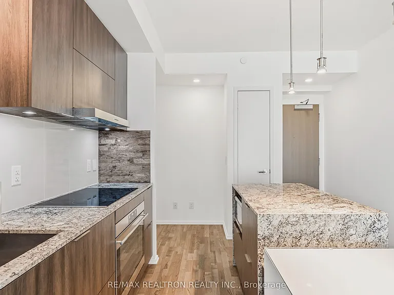 1 Bloor St E #3211 — Photo 10