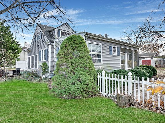 4th image of 30 W Longport Ave