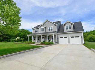2 Doire Ct, North Smithfield, RI 02896