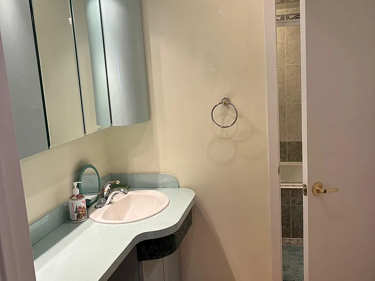 131 Amberly Dr #J — Photo 18