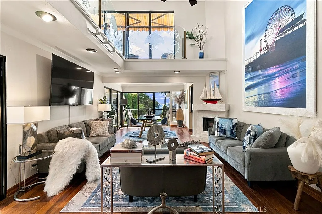2 bed, 1477 sqft, $9,400 — Photo 1