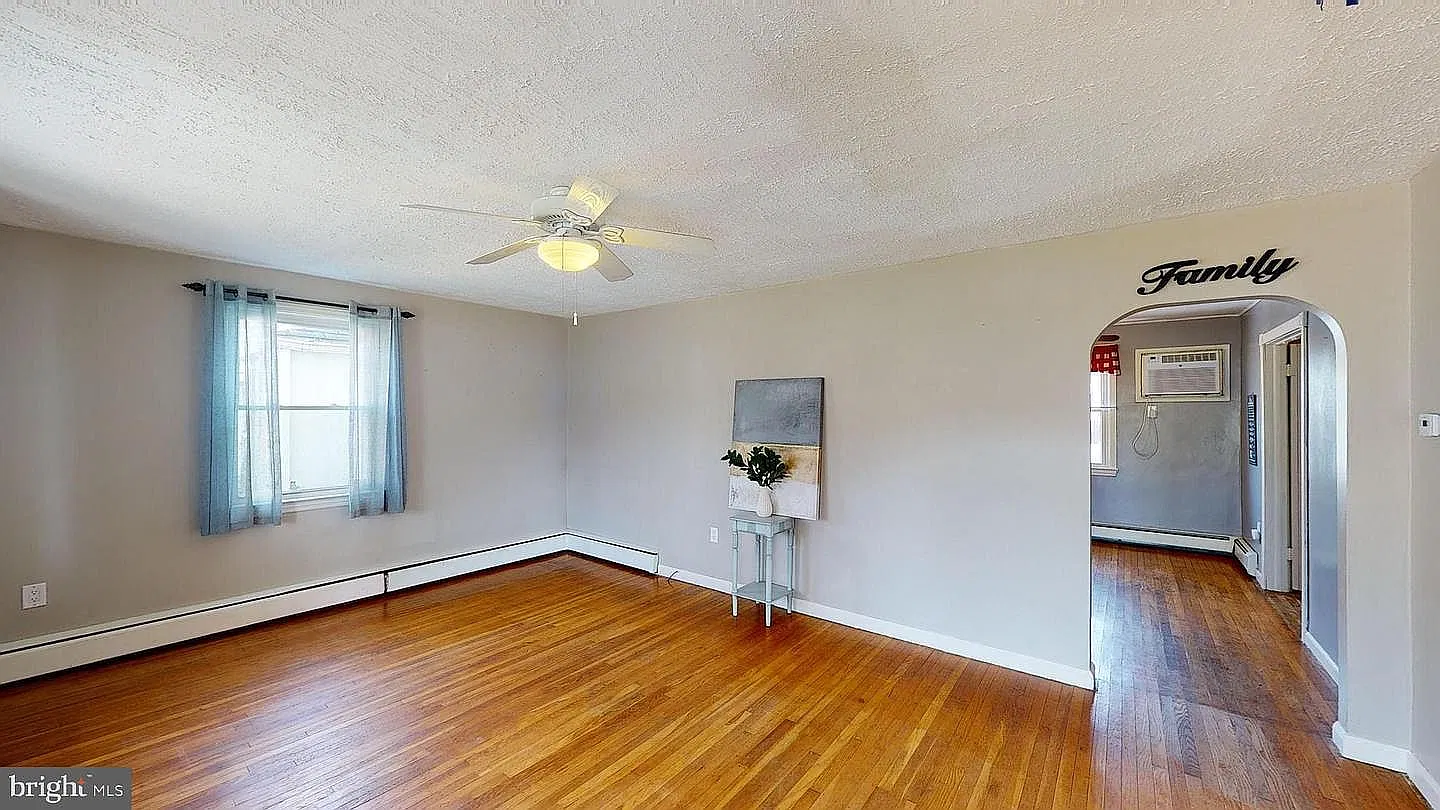 3 bed, 1586 sqft, $2,750 — Photo 2