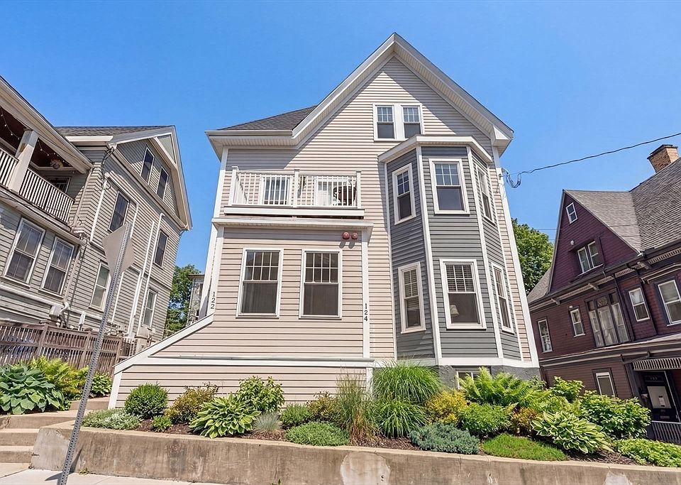 1st image of 122 Paul Gore St #2