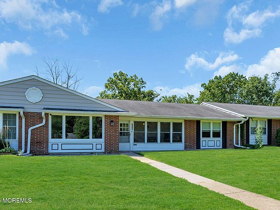 2nd image of 605B Lake Point Drive #B