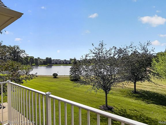 3rd image of 28190 Oakmonte Cir E