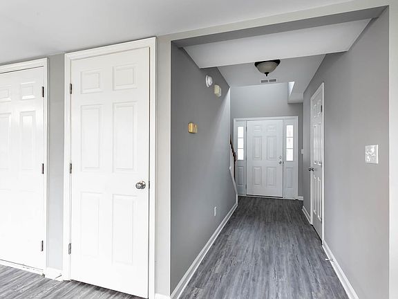 5th image of 1009 Wyndham Hills Dr