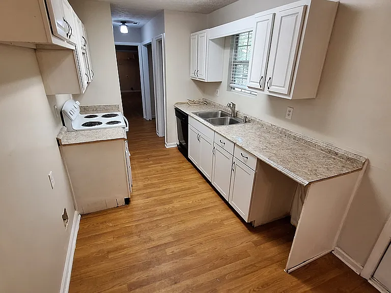 108 Live Oak Dr — Photo 7