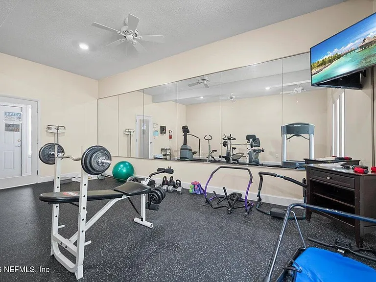 8140 Sutton Pl E — Photo 44