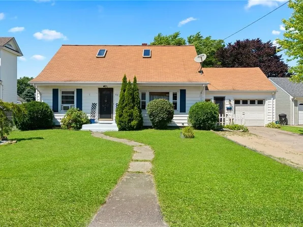 316 Hooper St, Tiverton, RI 02878