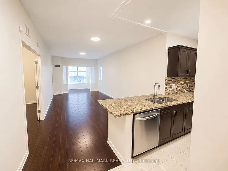 30 Greenfield Ave #207 — Photo 4