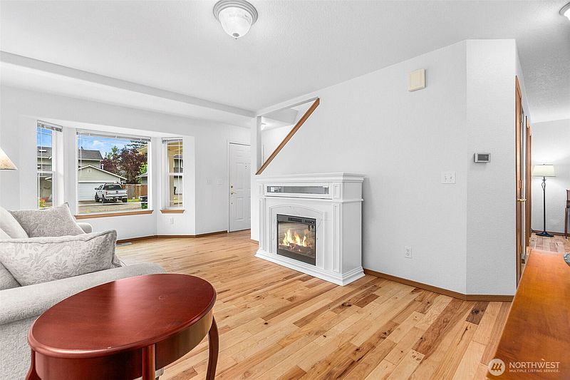 4th image of 3120 Swordfern Drive NW