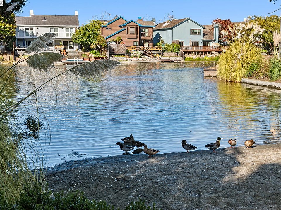 1st image of 169 Diapian Bay