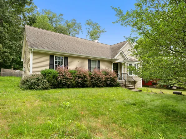 85 Mohegan Park Road, Norwich, CT 06360