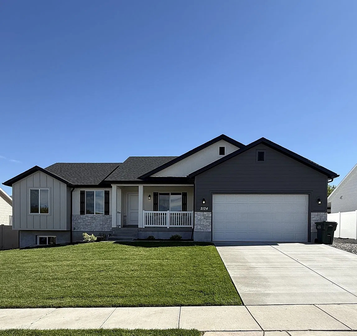 Brand-New 2026: 3BR/2BA with Vaulted Ceilings, Granite Countertops & Fully Fenced Yard! — Photo 1