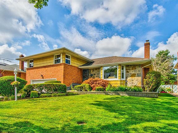 2nd image of 26 Cantiague Ln