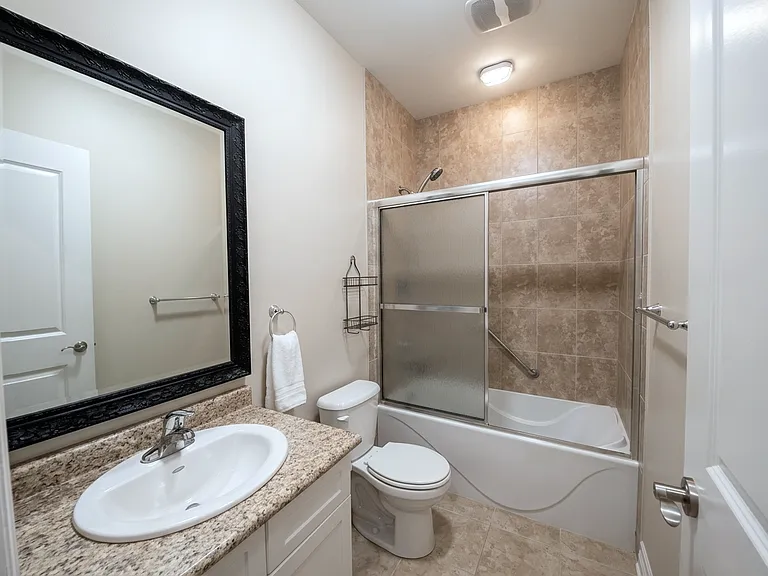 9193 A Bathurst St #MAIN — Photo 7