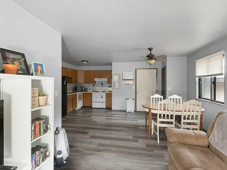271 Shannon Ct #1 — Photo 2