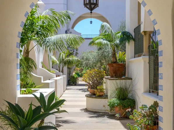 401 Chapala St APT 207, Santa Barbara, CA 93101