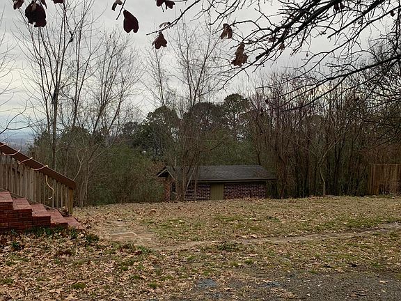 4th image of 2103 Skyline Dr