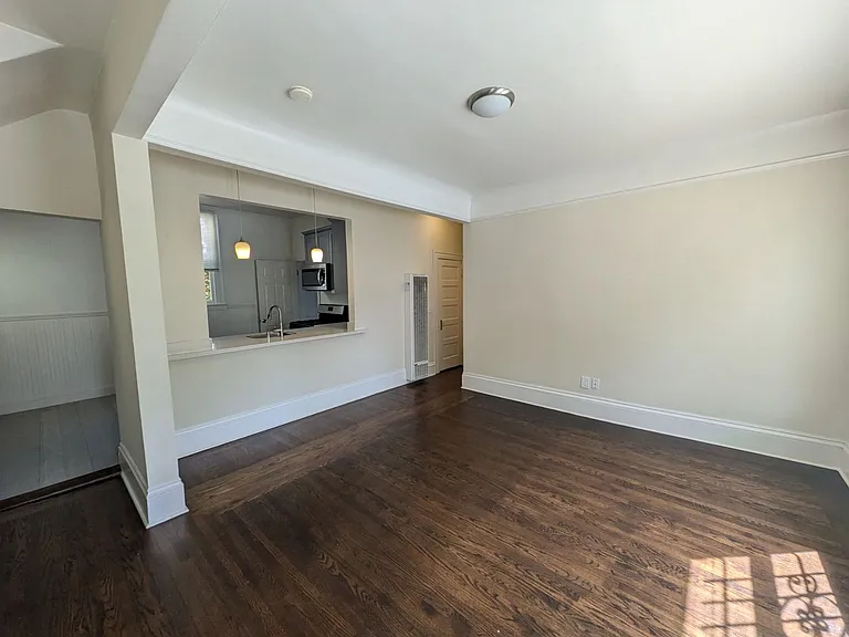 144 148 Sanchez 8 #10 — Photo 5