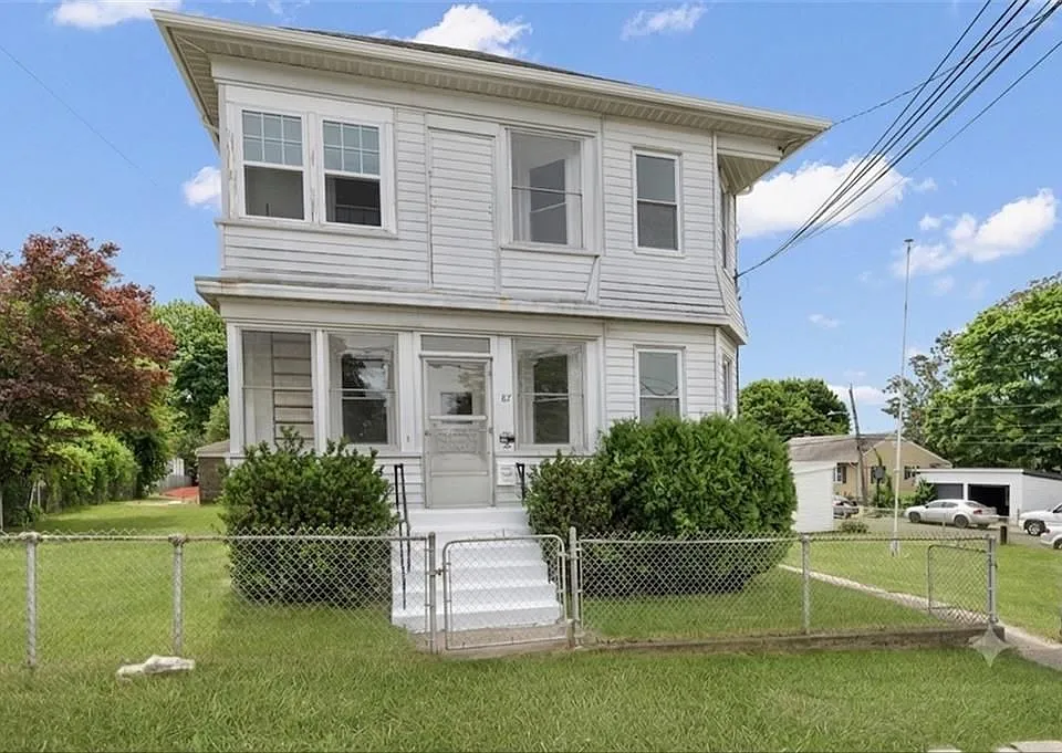 87 Lyman Ave